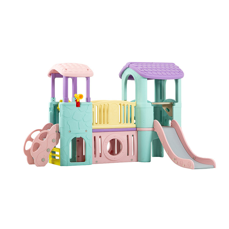 Children's plastic play castle 1