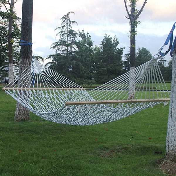 Rope Hammock With Wooden Spread Bar HM026